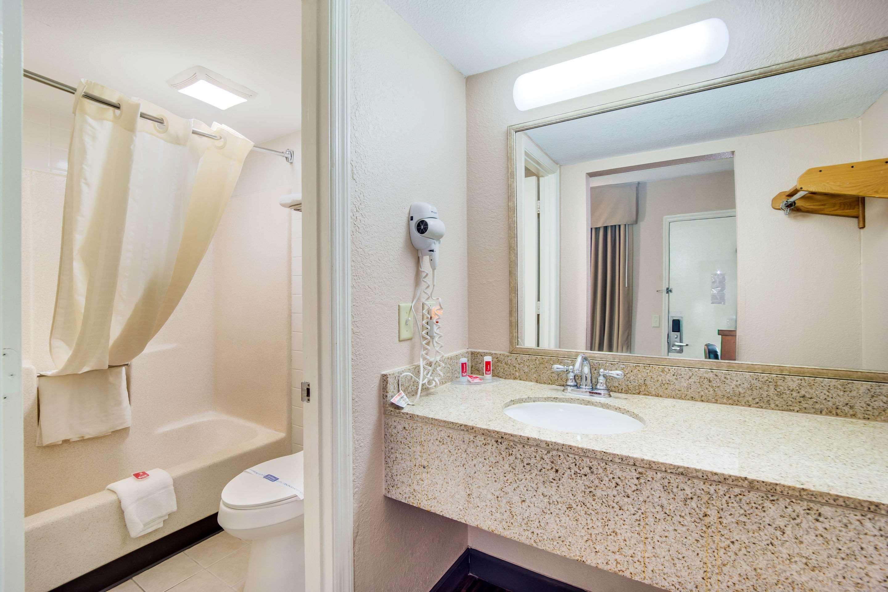 Hotel Walterboro Southwest Bagian luar foto