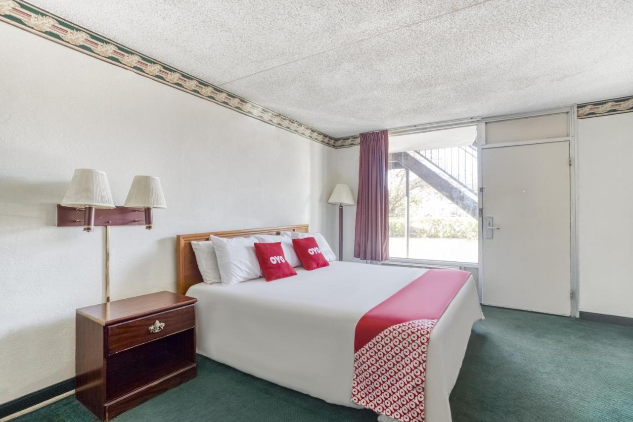 Hotel Walterboro Southwest Bagian luar foto